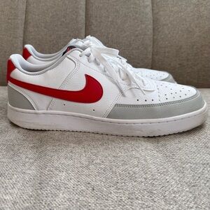 Nike Court Vision Low White Red Sneakers Men’s 9.5 Classic Casual Everyday Shoes